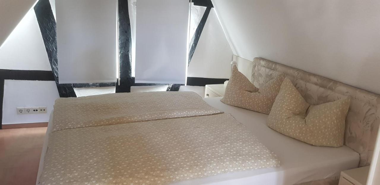 Penthouse Im Historischen Fachwerkhaus Mit Grosser Dachterrasse An Zentralster Lage 보파르트 외부 사진